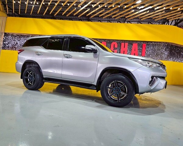TOYOTA FORTUNER 2.4V AT ปี 2015